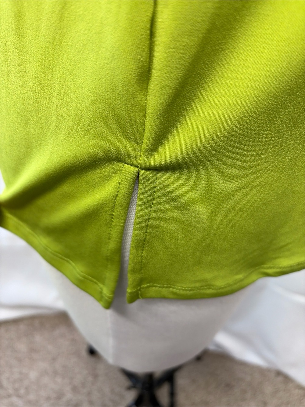 Carmen Marc Volvo Women’s Top XS Lime Stretch Sleeveless V Neck Brass Grommets - Picture 11 of 13
